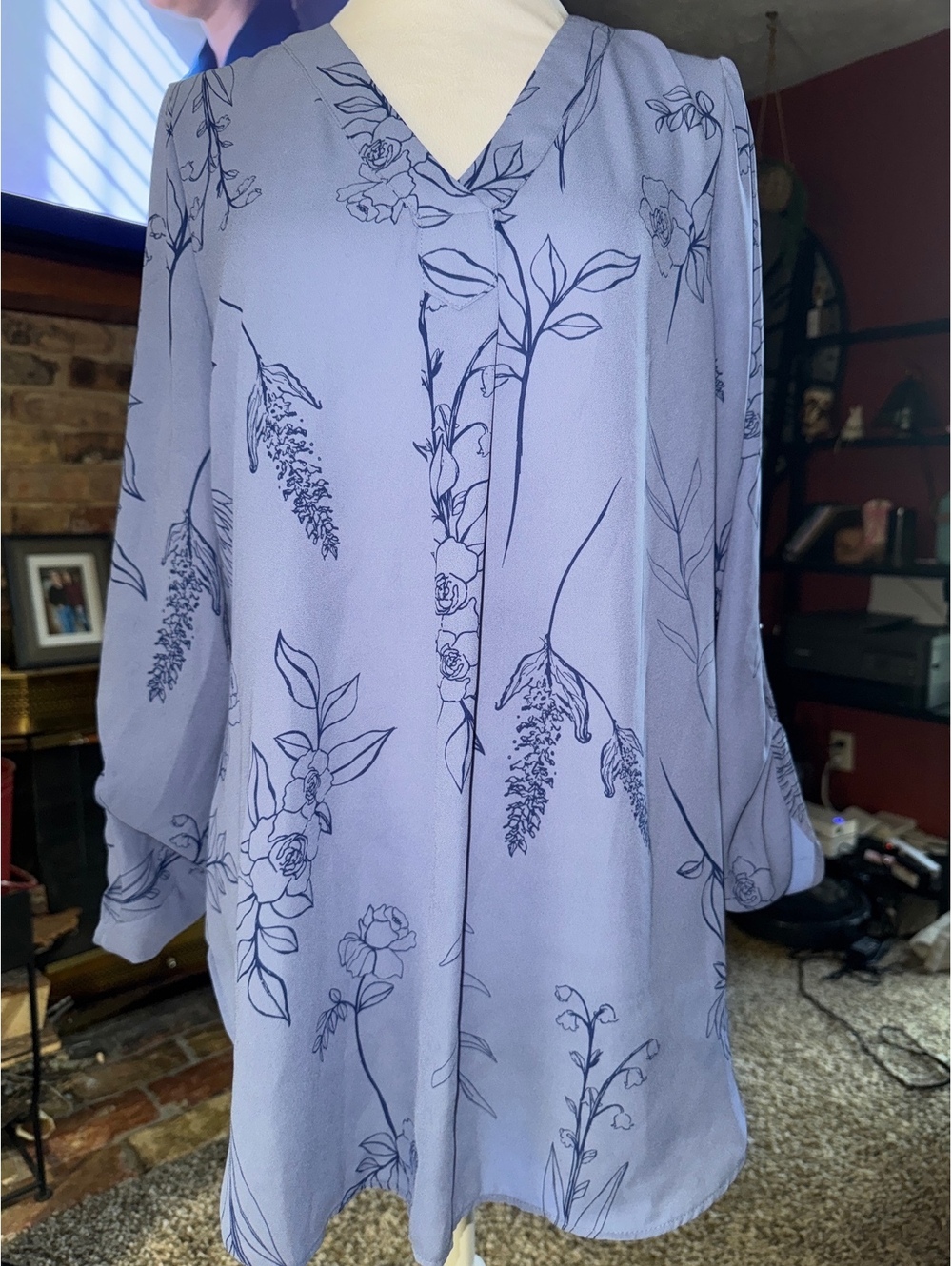 Apt. 9 Women's Medium Light Blue Floral Long Sleeve Blouse